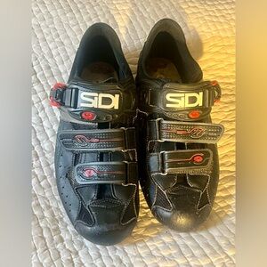 Men's Black Athletic Shoes